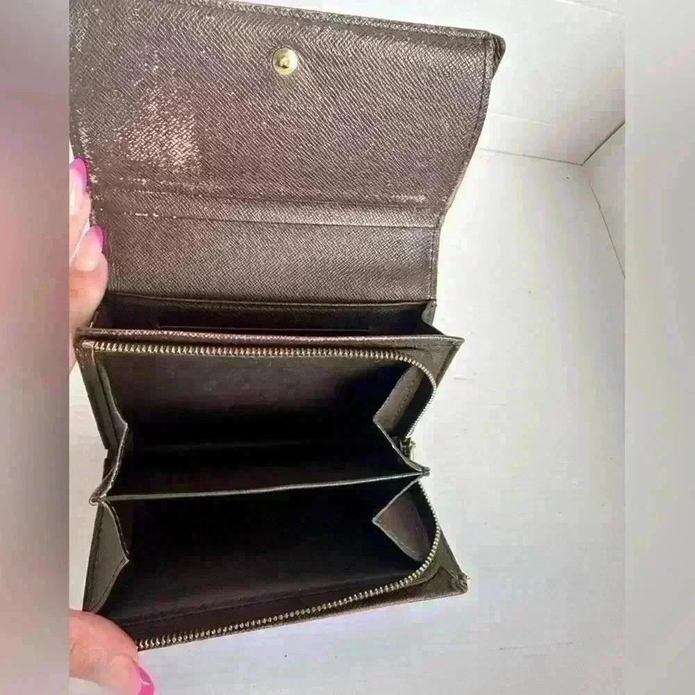 Authentic Louis Vuitton Damier Ebene WOC - Picture 8 of 11
